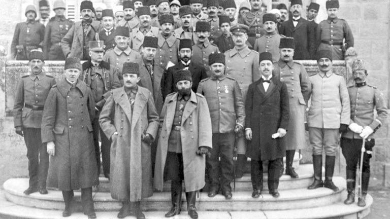 Genç Osmanlılar Kimdir?